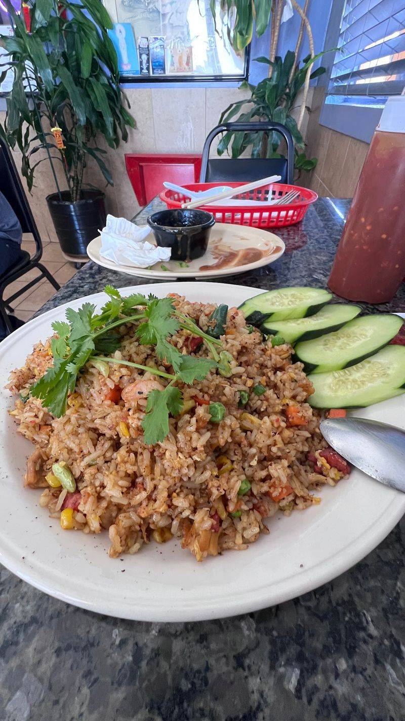 Rice Plates And Vermicelli Bowls