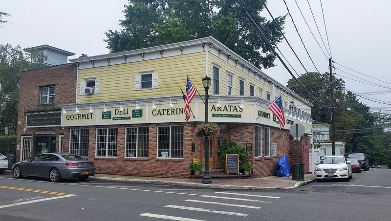 This Tiny New York Beach Town Is Slowly Becoming The State's Next Big Thing - Decor Hint A Food Scene That Punches Way Above Its Weight