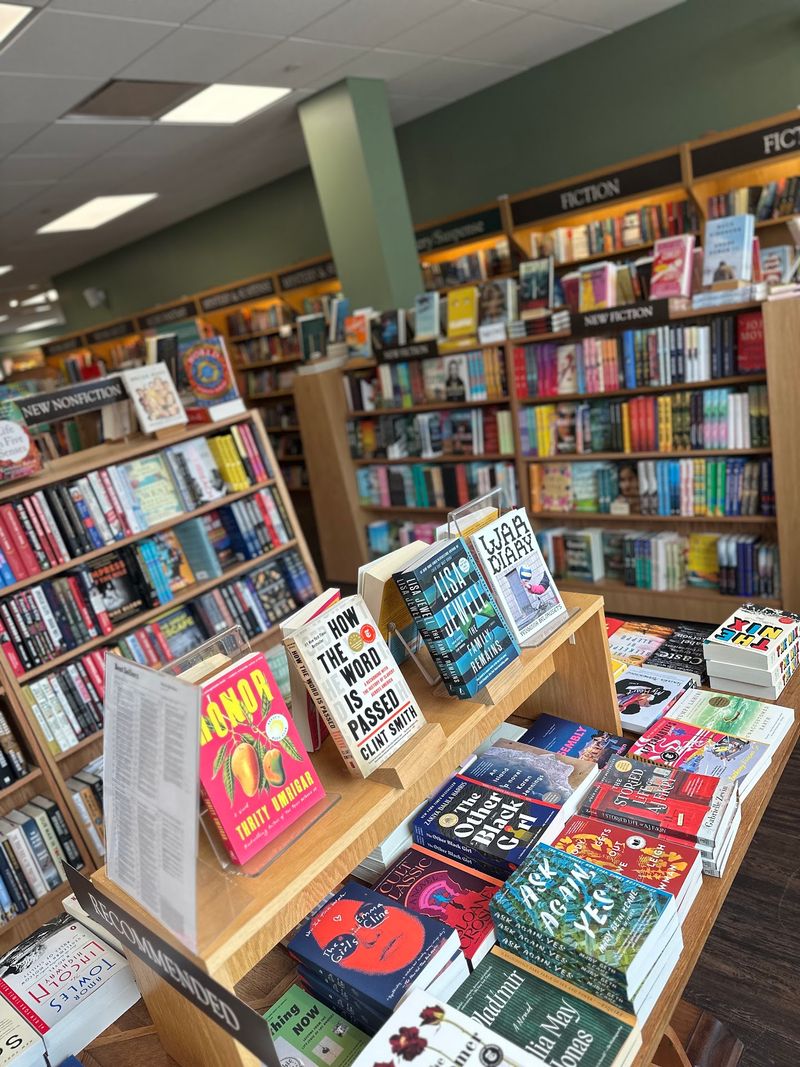 This Connecticut Bookstore Carries Beautiful Stationery You Won't Find Anywhere Else In The State - Decor Hint Thoughtful Collections Chosen For Curious Readers