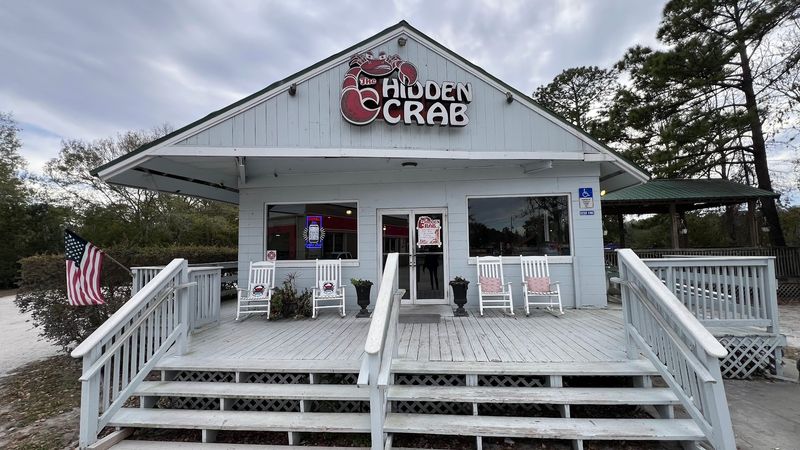 10 Off-The-Grid Florida Restaurants Locals Keep Recommending To Everyone Who Will Listen - Decor Hint The Hidden Crab, Fernandina Beach