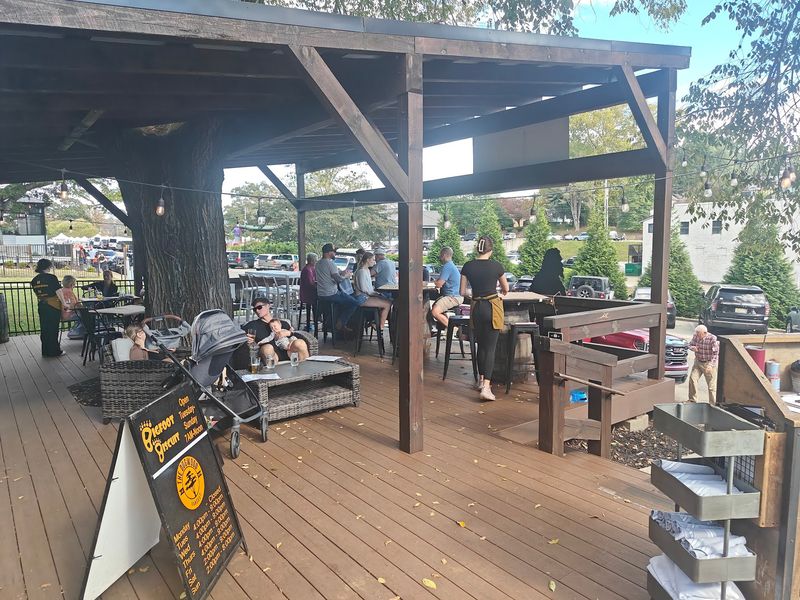 10 Dog-Friendly Georgia Patios Worth Visiting For Food And Drinks - Decor Hint The Dogwood, Blue Ridge