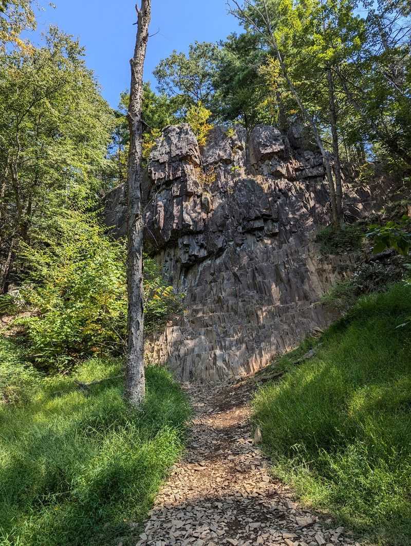 Metacomet Trail At Talcott Mountain State Park, Simsbury