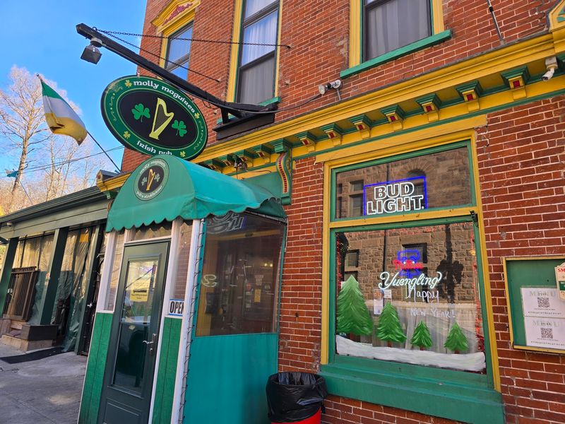 Where To Eat When Your Legs Give Out