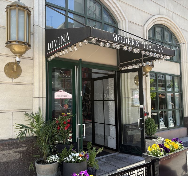 Divina Modern Italian, Stamford