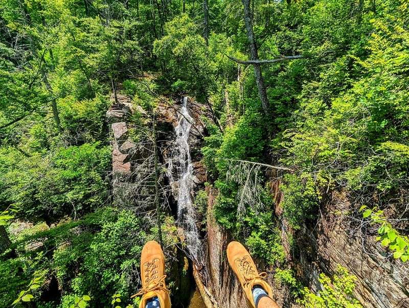 Raven Cliff Falls Trail, Cleveland