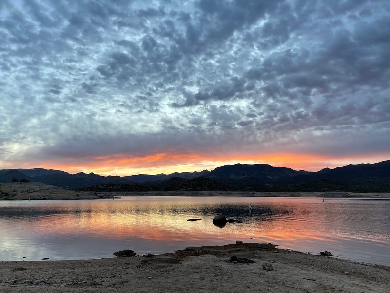 9 No-Reservation Campgrounds In Arizona For A Spontaneous Escape - Decor Hint SB Cove Shoreline, Bartlett Lake