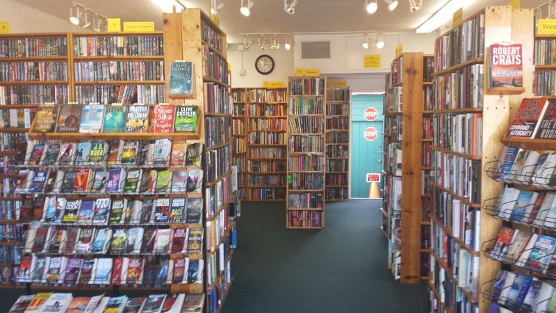 11 Southern California Secondhand Bookstores Worth Getting Lost In During 2026 - Decor Hint Pennywise Books, San Diego