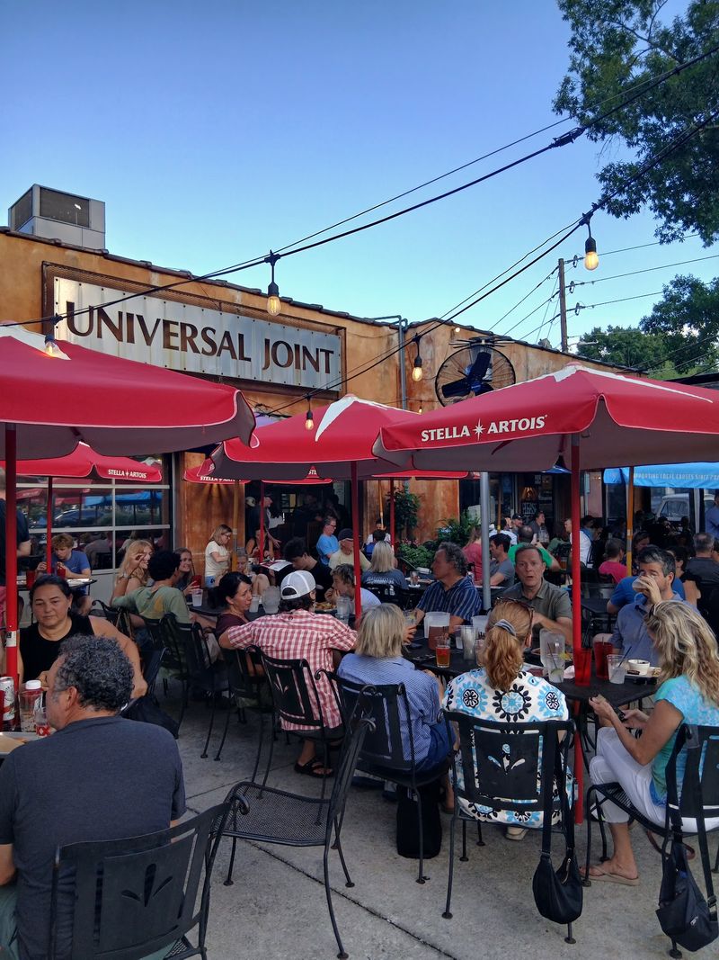 10 Dog-Friendly Georgia Patios Worth Visiting For Food And Drinks - Decor Hint Universal Joint Decatur, Decatur