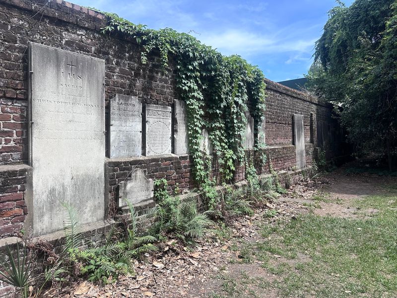 9 Eerie Cemeteries In Georgia That Locals Swear Are Too Spooky To Visit Alone - Decor Hint Colonial Park Cemetery, Savannah