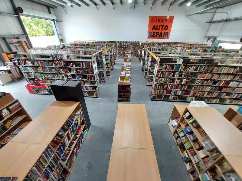 The Book Rescuers, Largo