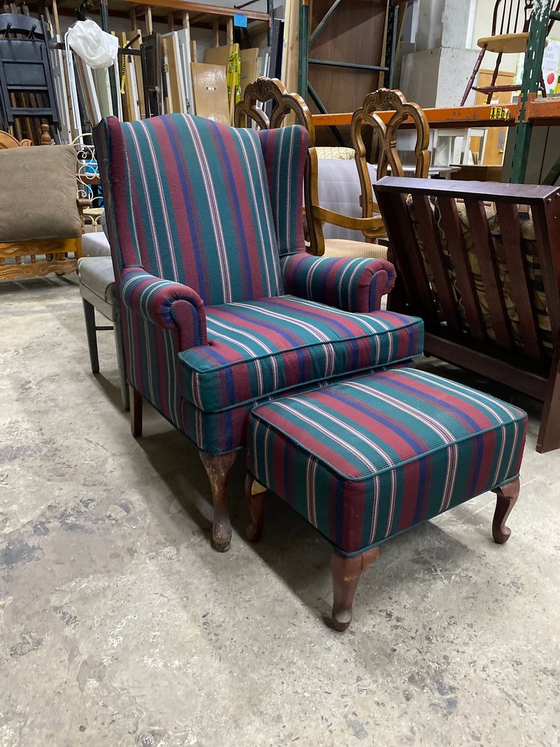 This Forgotten New York Thrift Store Is Packed With Vintage Furniture For Dirt Cheap - Decor Hint Why The Prices Stay So Low