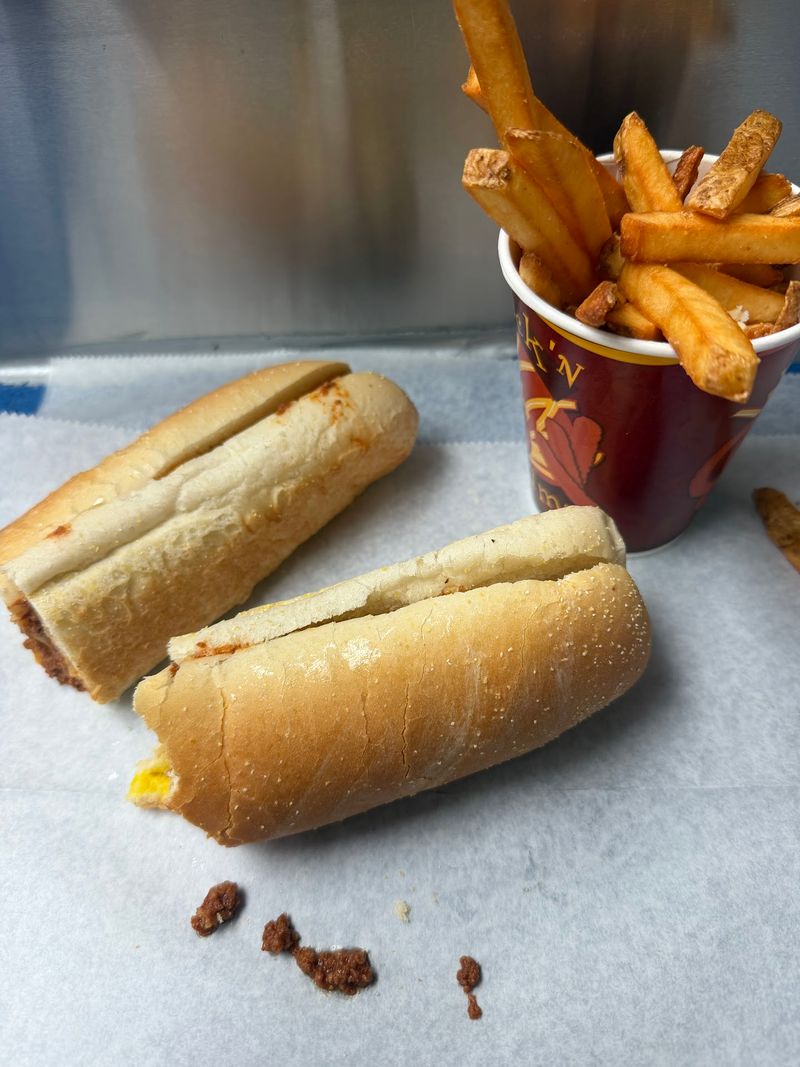This Old-Fashioned Maryland Restaurant Still Has The Same Magic It Always Did - Decor Hint Footlongs With A Crunch
