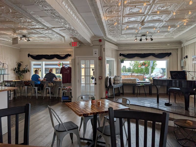 10 Beloved Bakeries Raising The Bar Across Vermont - Decor Hint Three Branches Cafe And Bakery