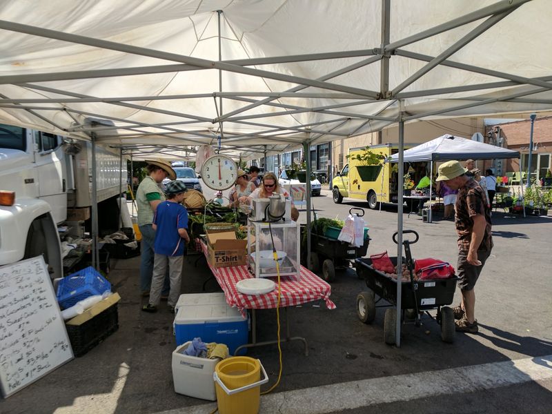 Malls, Markets And Art Walks