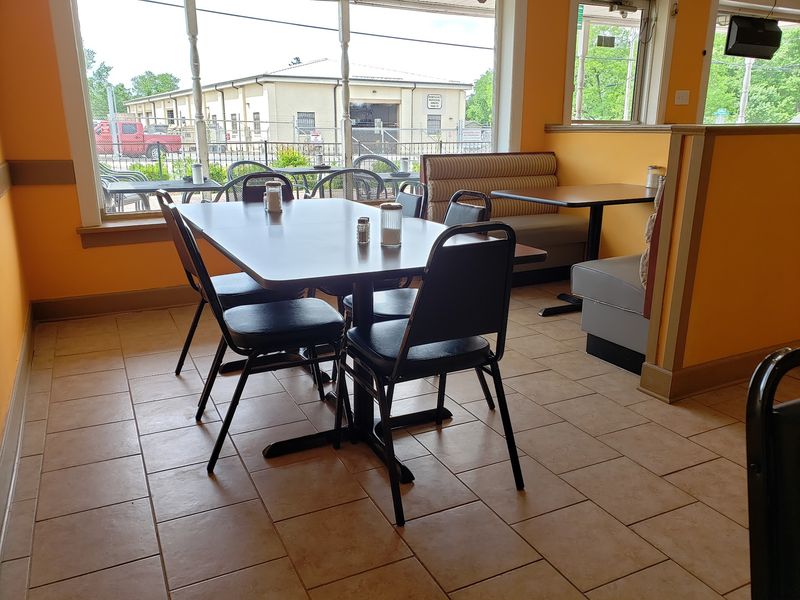 This Kentucky Cafe Serves Bosnian Burek, Cevapi, And Some Of The Best Coffee In Town - Decor Hint Prices That Make Repeat Visits Easy