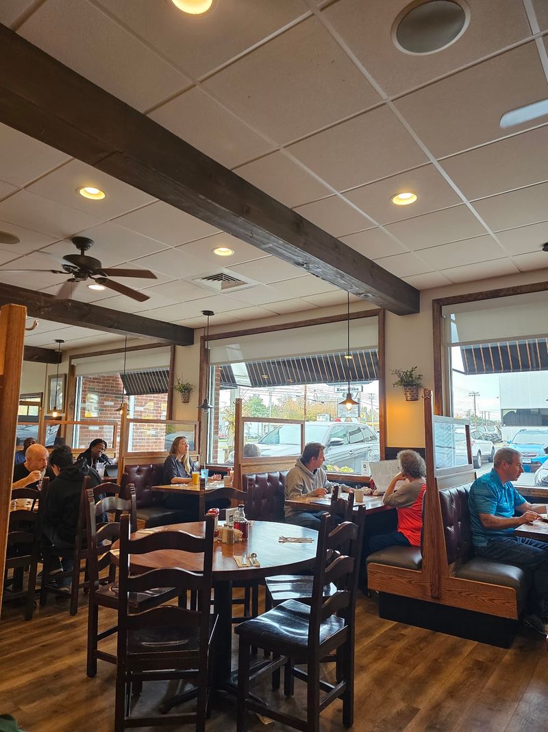 This Connecticut Restaurant Serves Pancakes So Good Locals Keep Coming Back For Them - Decor Hint Daily Hours Make A Pancake Stop Easy To Plan
