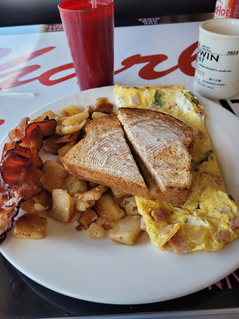 This Beloved Upstate New York Diner Serves Comfort Food People Drive Miles To Eat - Decor Hint Salt Potatoes, The Syracuse Signature You Cannot Skip