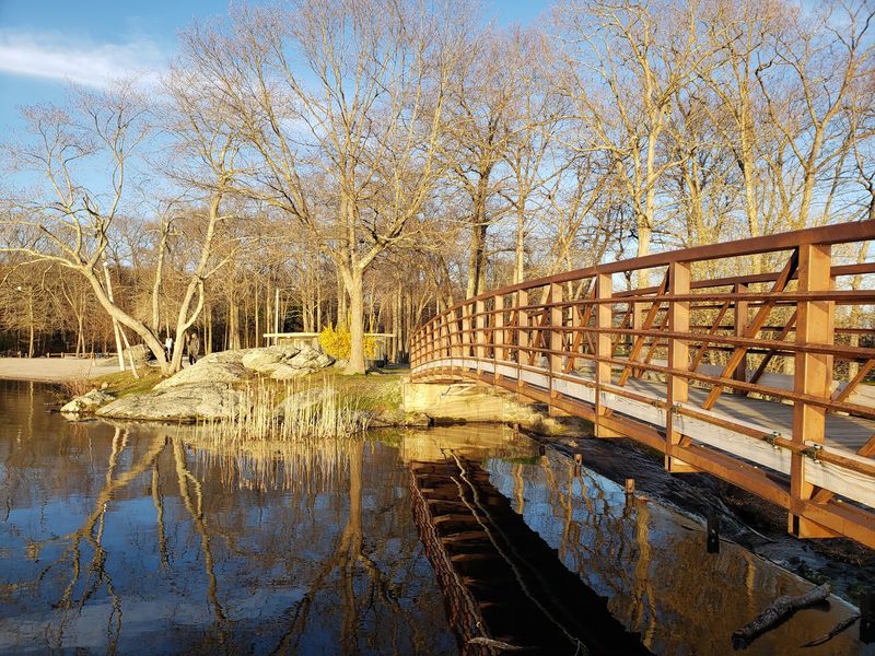 These 10 Rhode Island Lake Beaches Are Too Beautiful To Pass Up - Decor Hint Governor John Notte Memorial Park, North Providence
