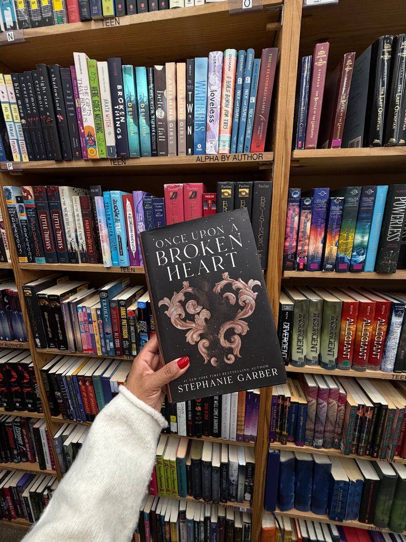 This Massive Idaho Used-Book Paradise Is The Only One Of Its Kind In The State - Decor Hint Inside The Aisles And Atmosphere