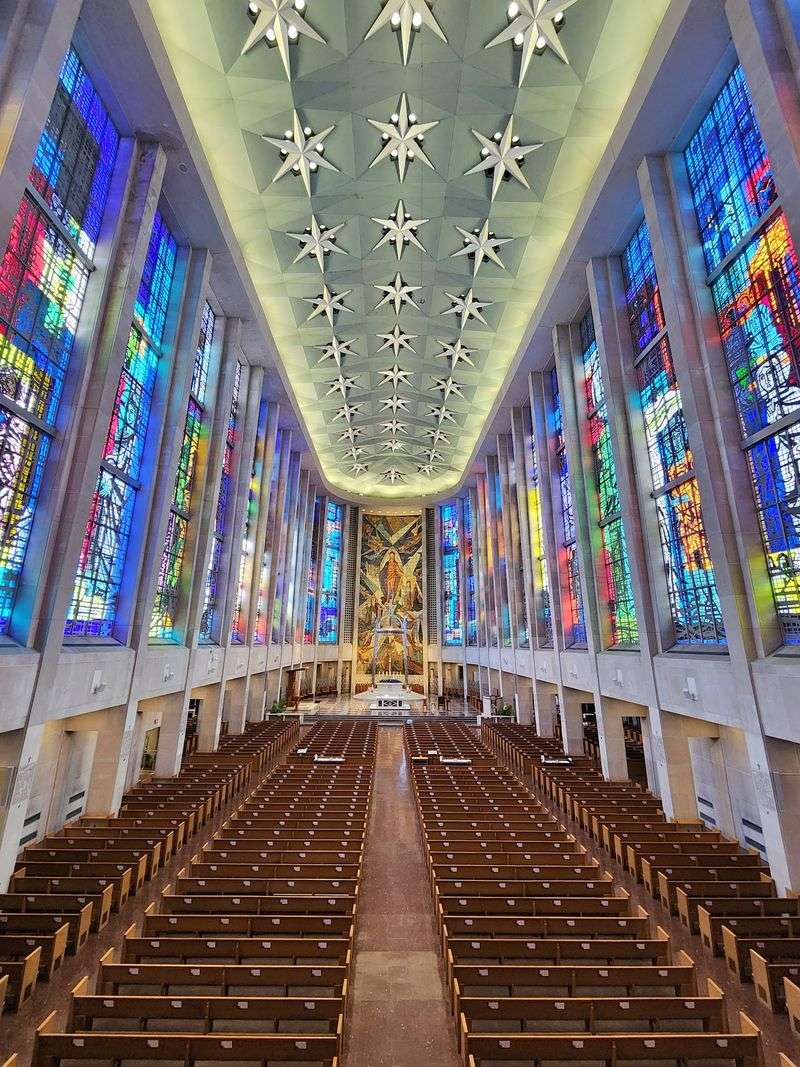 Connecticut Is Home To One Of The Most Striking Gothic Cathedrals In New England - Decor Hint Stained Glass Panels Nearly 70 Feet Tall