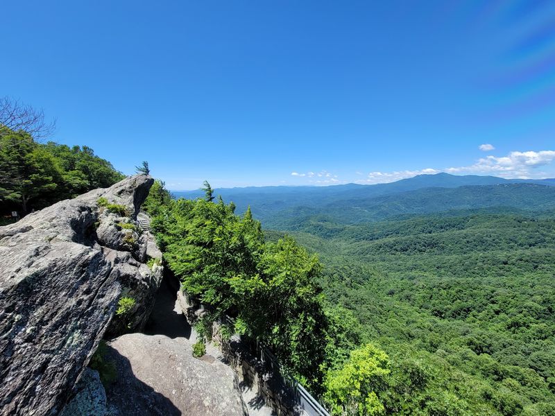 This Tiny North Carolina Mountain Town Was Just Voted The Best In The State - Decor Hint Make Time For The Famous Cliff That Gave The Town Its Name