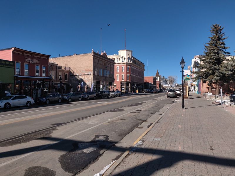 10 Scenic Mountain Towns In Colorado That Are Perfect For Wallet-Friendly Escapes - Decor Hint Leadville