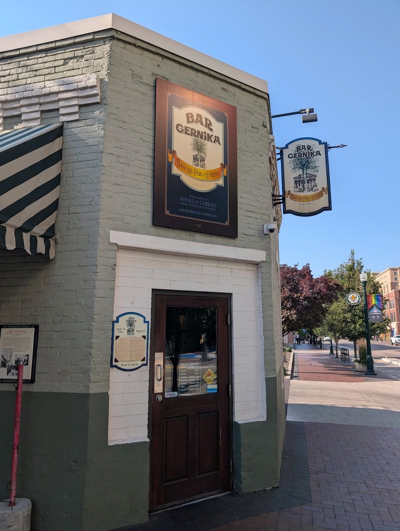 Bar Gernika, Boise