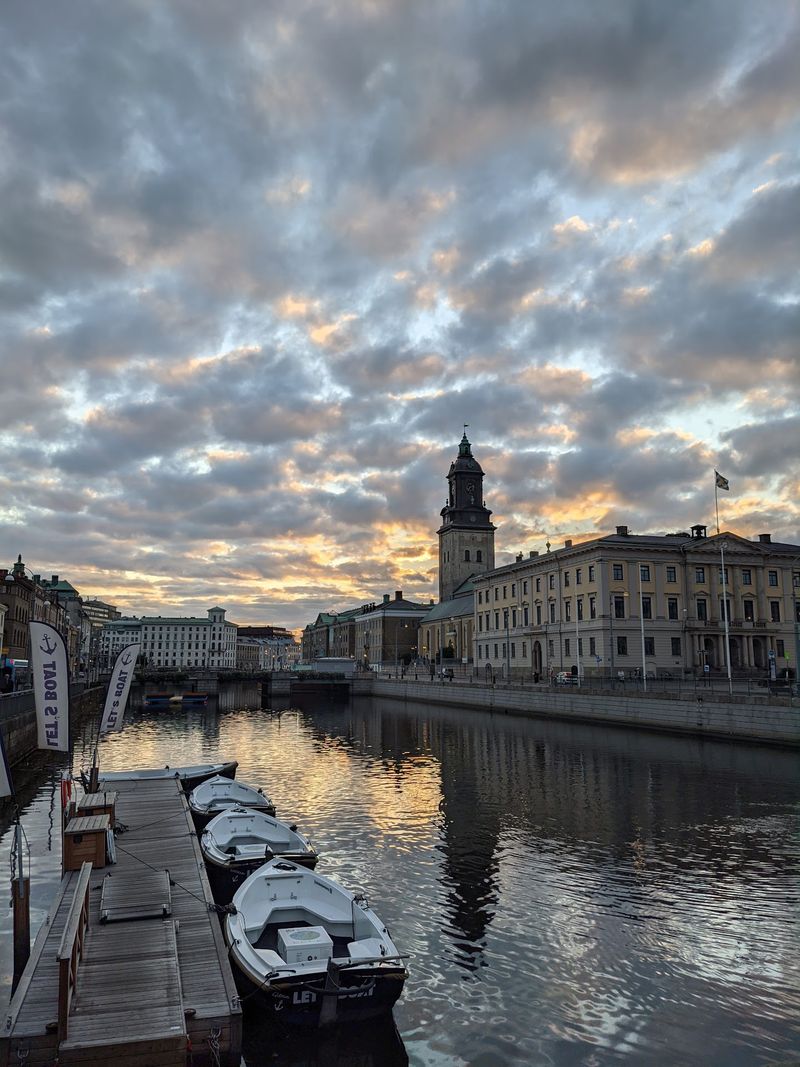 11 Best Waterfront Towns In Nebraska For Lake Days, River Views, And Small-Town Charm - Decor Hint Gothenburg, Platte River
