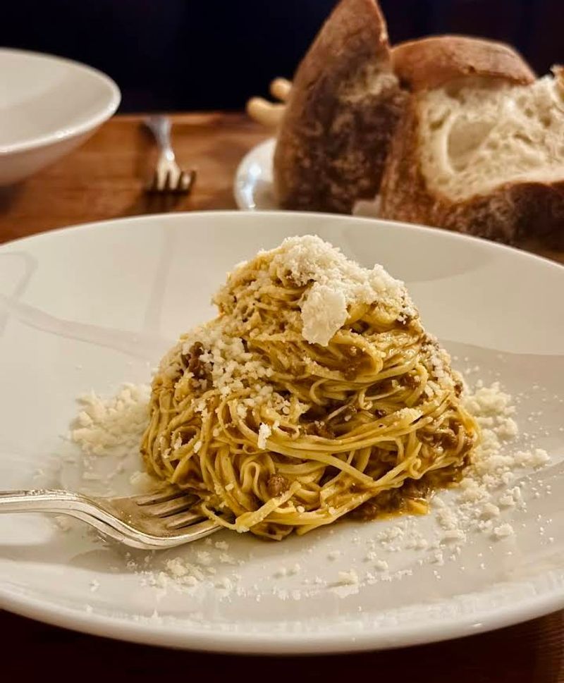 12 Old-World-Style Italian Restaurants In Washington That Are A Must-Visit For Pasta Lovers - Decor Hint Spinasse, Seattle