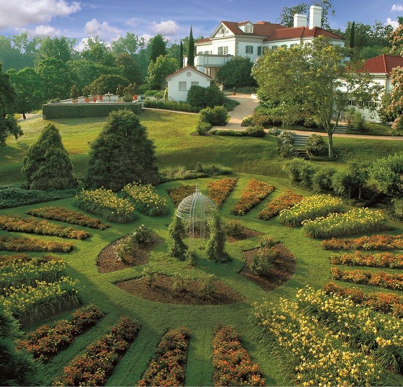 Hills & Dales Estate, LaGrange