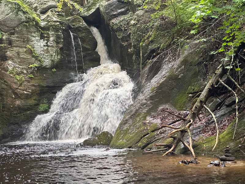 Enders Falls, Granby