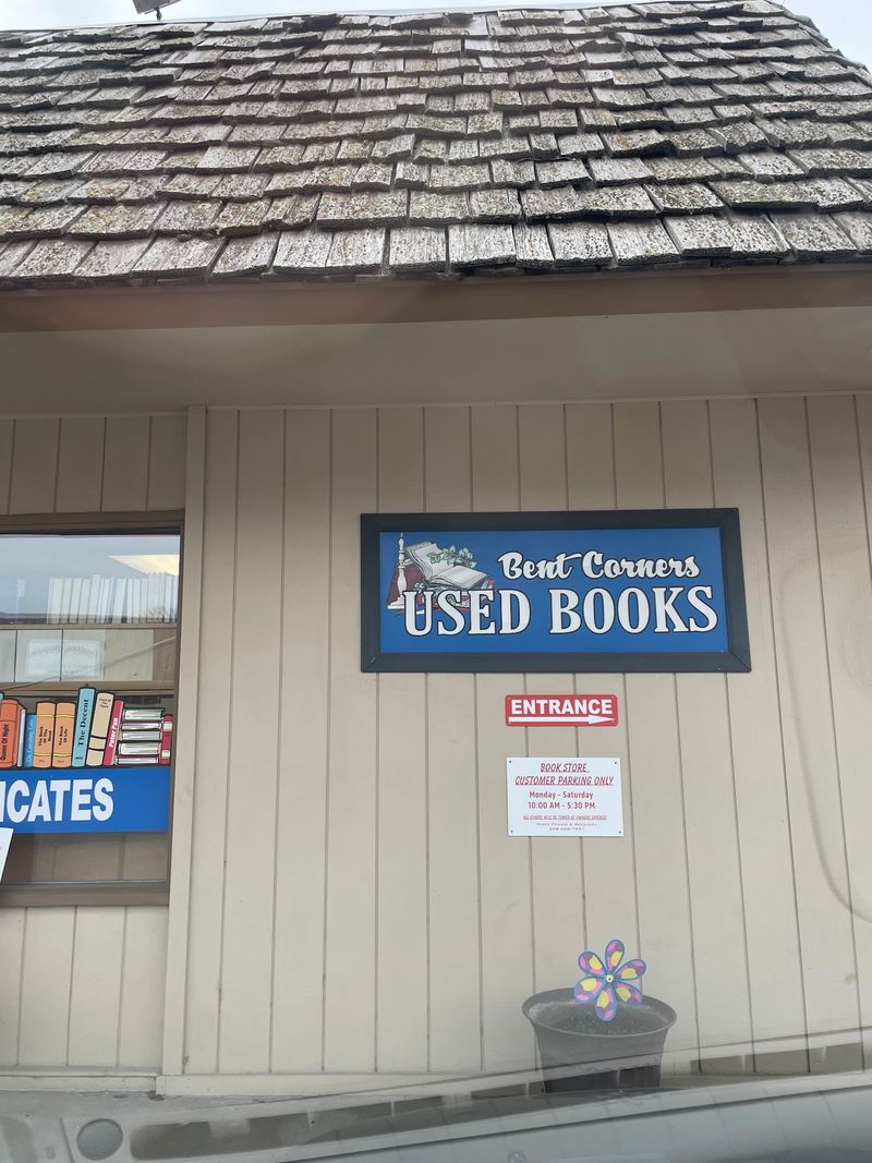 Bent Corners Used Books, Nampa