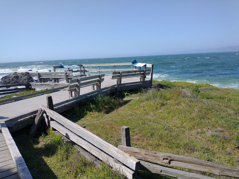 12 Surprisingly Affordable Small California Towns To Visit Before Summer Ends - Decor Hint Fort Bragg, Mendocino Coast Scenery, Friendlier Room Rates