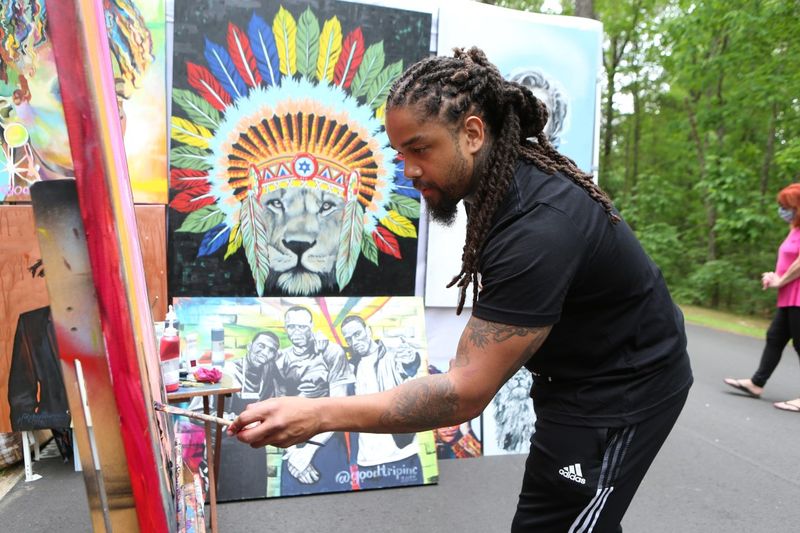 This North Carolina Festival Is Turning 50 With More Than 250 Artists This Weekend - Decor Hint Watch Artists Demonstrate How Their Work Comes Together