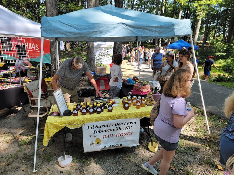 This North Carolina Town Is Hosting A Huge Honey Festival With 140+ Vendors This Weekend - Decor Hint Bring The Kids For Activities Designed Around A Full Family Day