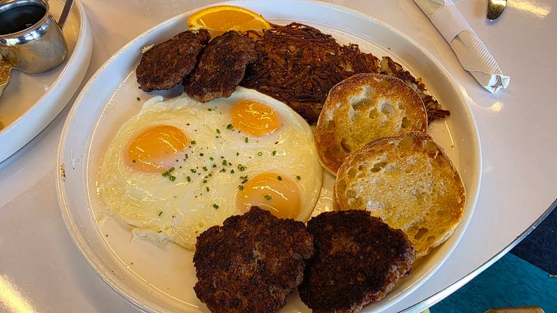 10 Omaha-Area Nebraska Restaurants Where The Portions Practically Demand A To-Go Box - Decor Hint Saddle Creek Breakfast Club, Omaha