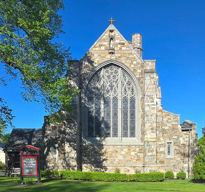 10 Churches In Connecticut With Architecture That Feels Straight Out Of Europe - Decor Hint St. Michael’s Church, Litchfield