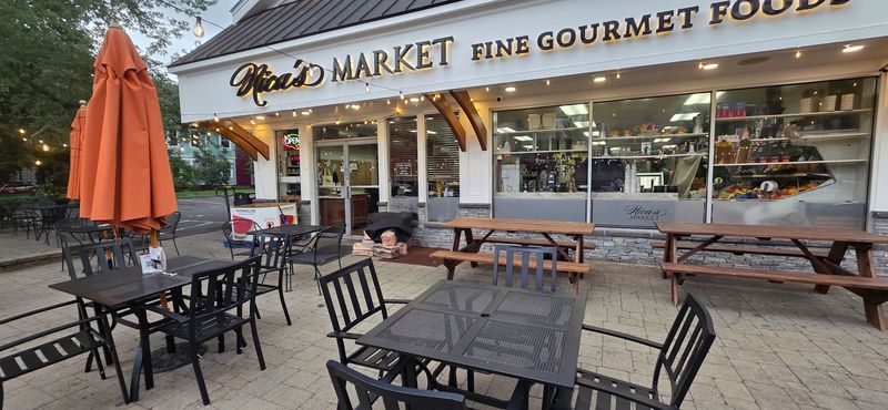 Nica's Market, New Haven