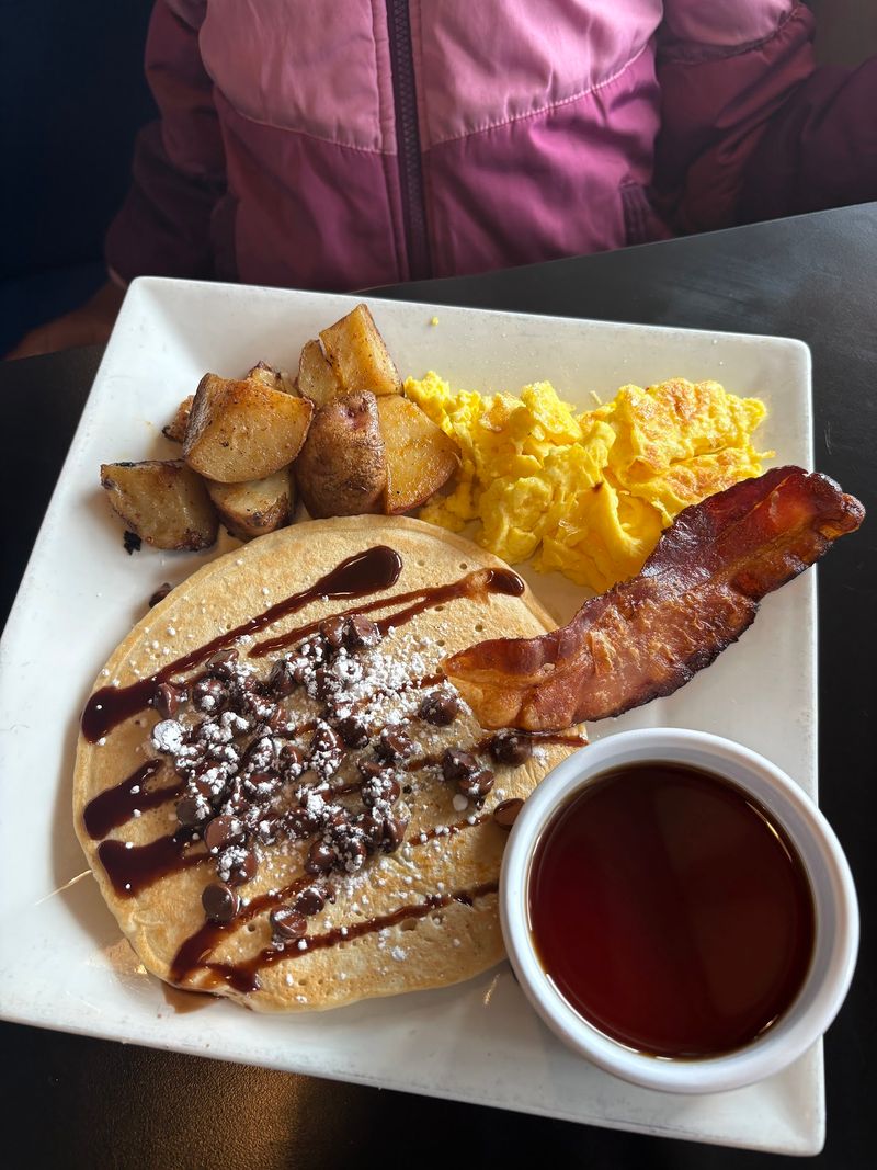 Weekend Brunch Brings In A Steady Local Crowd