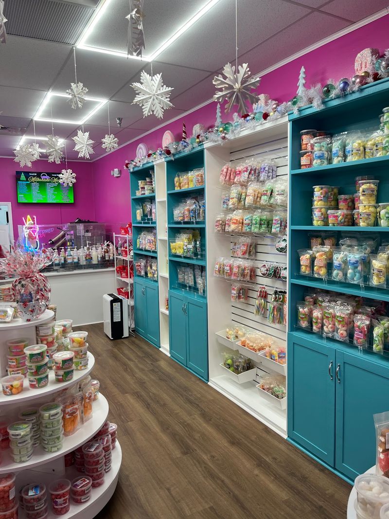 10 Old-Fashioned Candy Shops In Kentucky That Feel Like Willy Wonka's Factory - Decor Hint Crunchy Creations