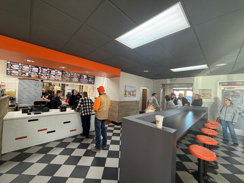 This 70-Year-Old Idaho Drive-In Still Serves The Summer Treats Locals Crave Every Year - Decor Hint Turn A Simple Summer Food Stop Into A Boise Tradition Of Your Own