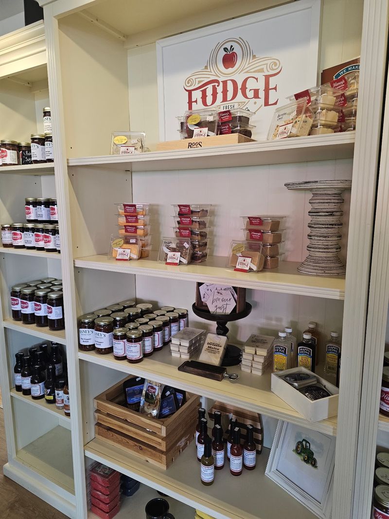 This Beautiful Kentucky Farm Is Quietly Opening Its Apple Orchards Before The Fall Crowds Arrive - Decor Hint Apple Butter, Jams, And Jars To Take Home