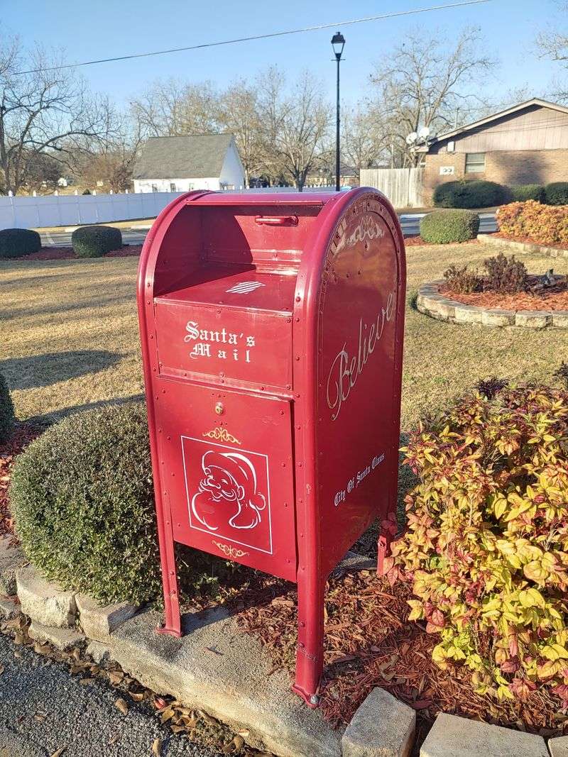 This Little Georgia Town May Have The Funniest Name In The State - Decor Hint The Postmark People Drive Hours To Get