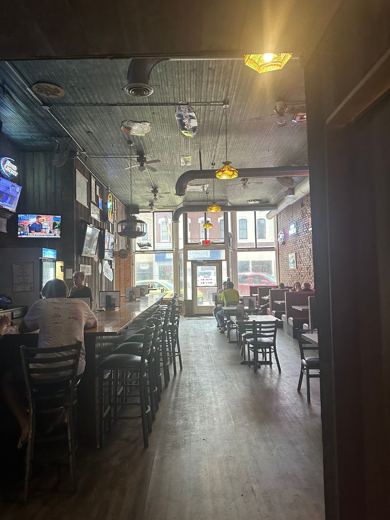 The Central Avenue Location Keeps Things Casual And Local
