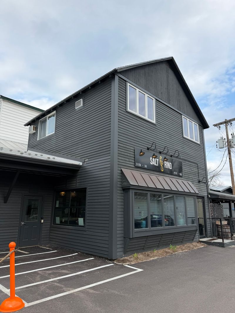 This Vermont Restaurant Serves Oysters So Good You’ll Want To Come Back - Decor Hint A Coffee Roaster's Old Home