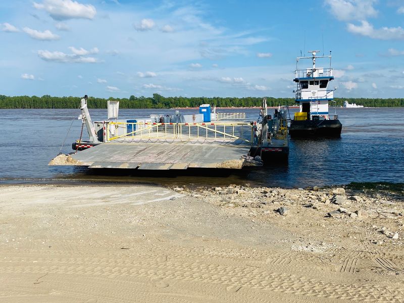 The Gorgeous 40-Mile Kentucky Scenic Drive Locals Say Beats Meditation - Decor Hint Hickman's Riverboat Ferry Crossing