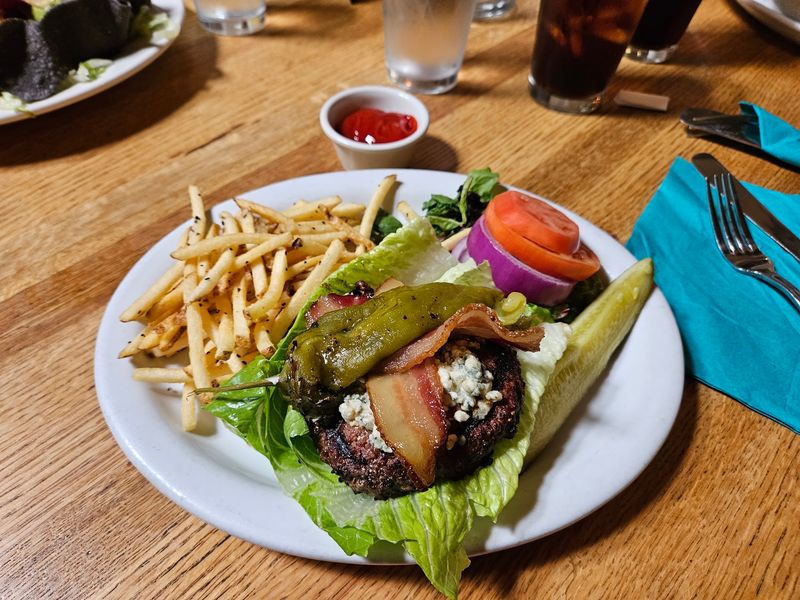 This New Mexico Mom-And-Pop Restaurant Serves Incredibly Good Comfort Food - Decor Hint Starters Worth Ordering Twice