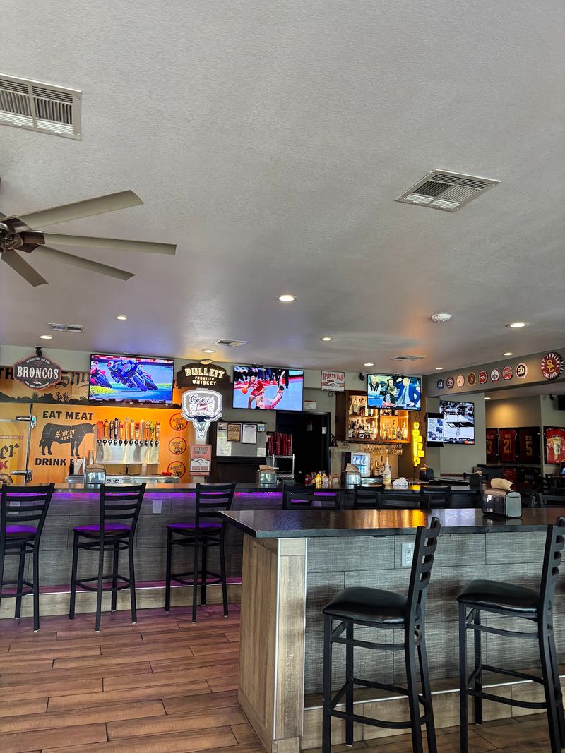 Poppy's Bar and BBQ, Folsom, California