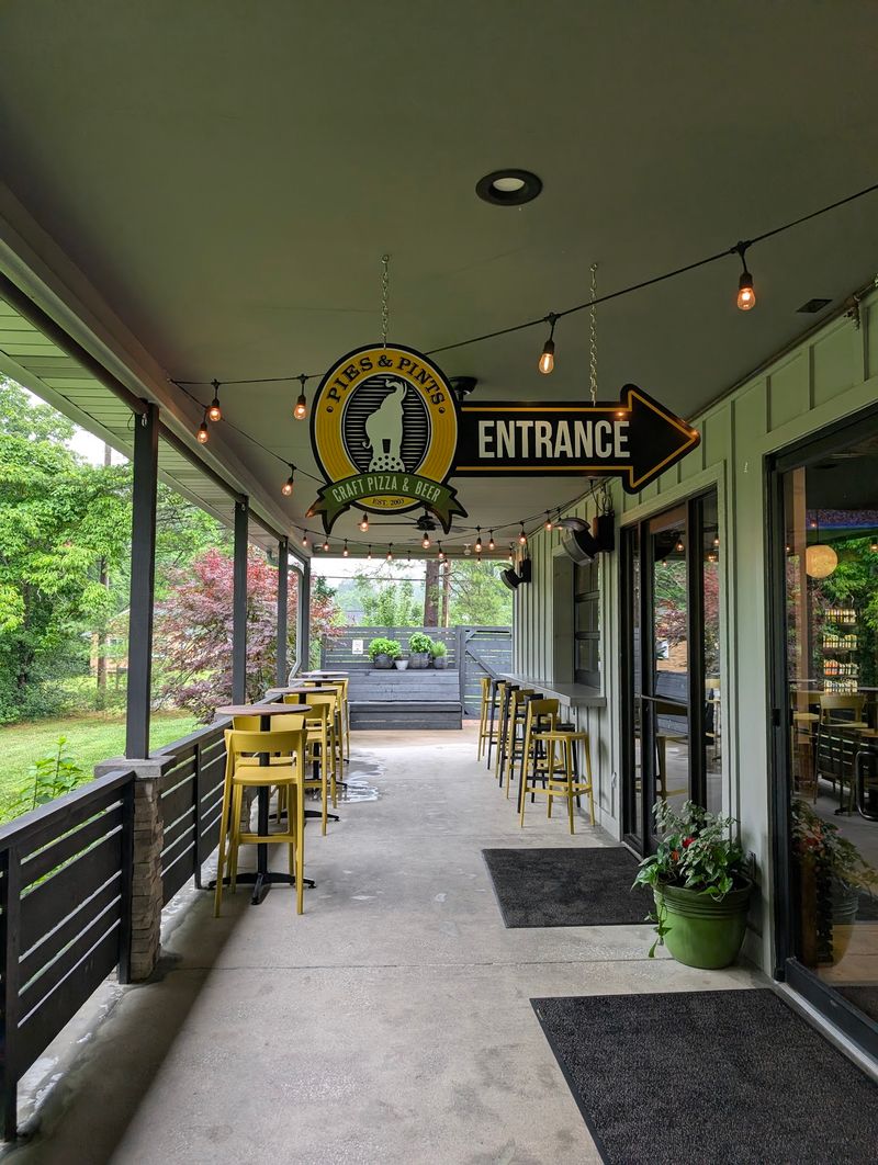 Pies And Pints, Fayetteville