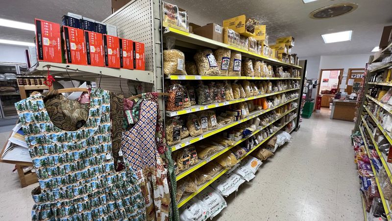 These 9 Kentucky Amish And Mennonite Markets Make Homemade Food Worth The Road Trip - Decor Hint Sunny Valley Country Store, Liberty